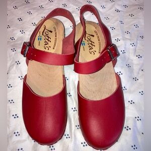 Lotta from Stockholm red low wood clogs in size 39 (fits like a U.S. 9)